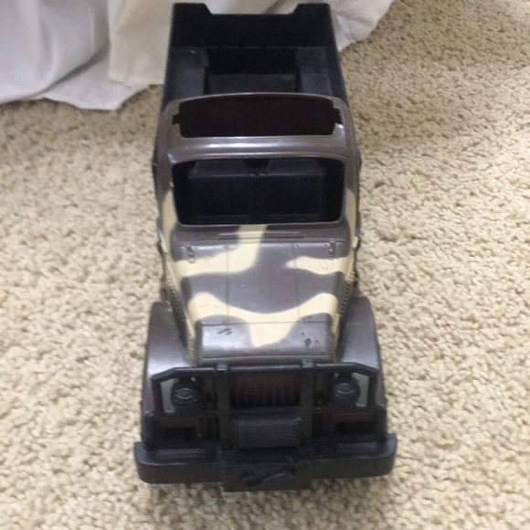 army men and army trucks - Picture 2 of 9